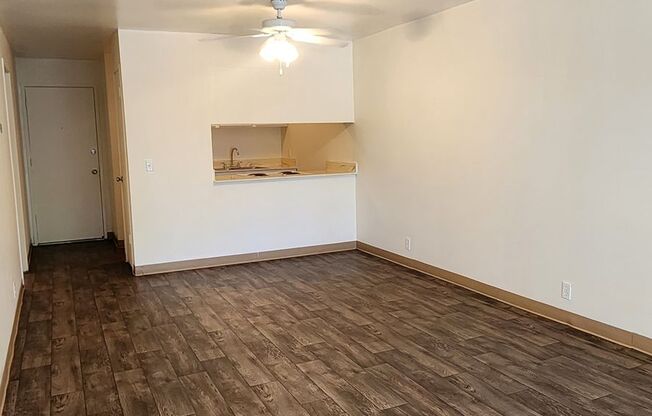 1 bed, 1 bath, 700 sqft, $1,045, Unit 05B