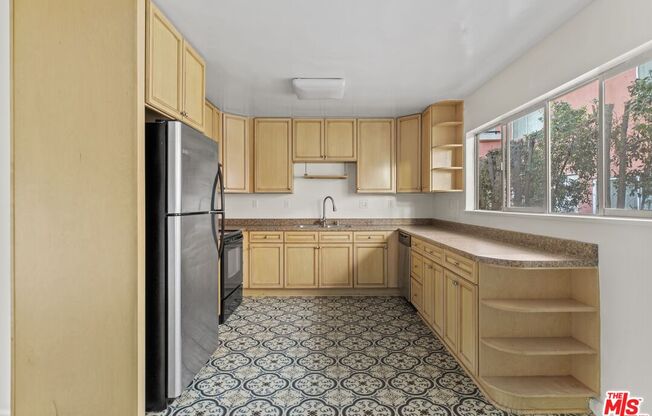 1233 Barry Ave Apt 202