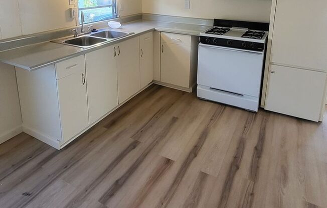 2 beds, 2 baths, 800 sqft, $3,299, Unit 36