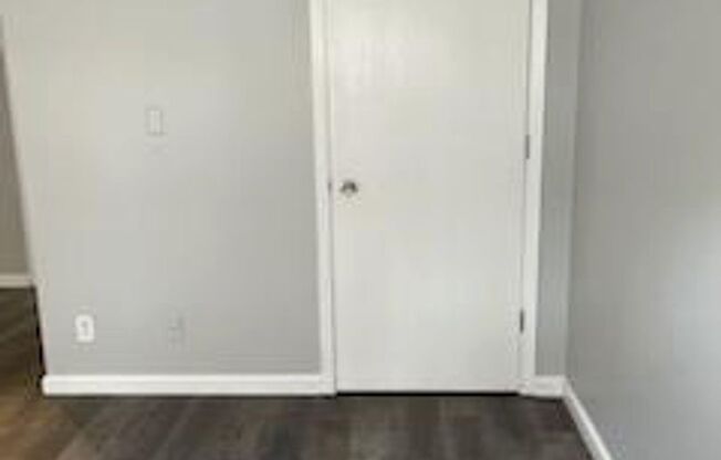 1 bed, 1 bath, 650 sqft, $850, Unit Unit #31