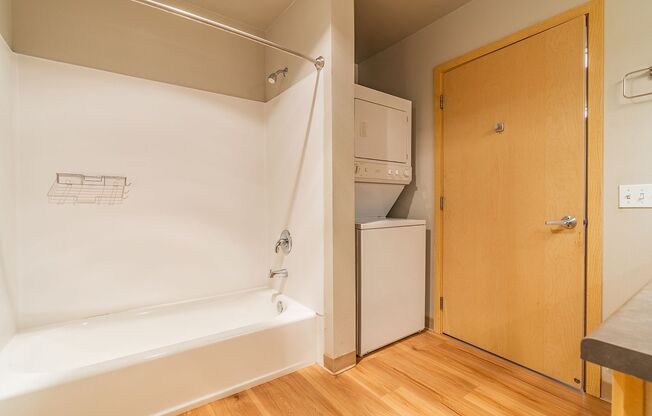 1 bed, 1 bath, 760 sqft, $1,933, Unit C504