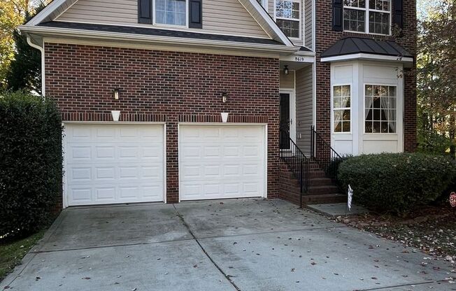 Huge 5 Bed Home with Basement in North Charlotte