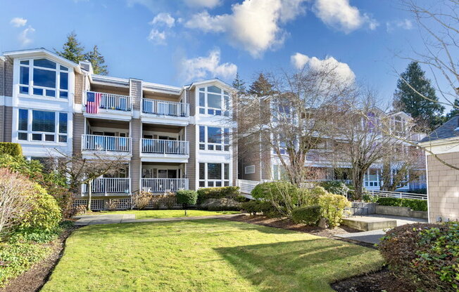 702 KIRKLAND WAY
