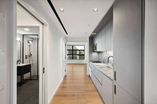 547 W 47 ST