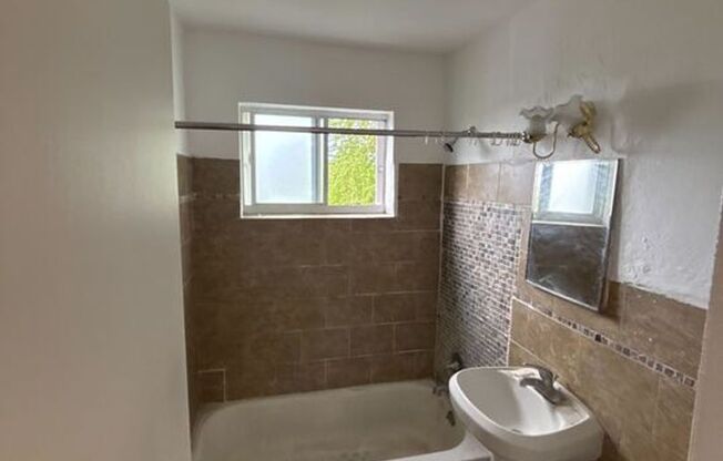 1 bed, 1 bath, 500 sqft, $1,550, Unit 12