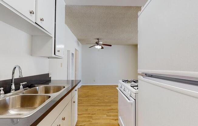 3624 Midvale Avenue - 7