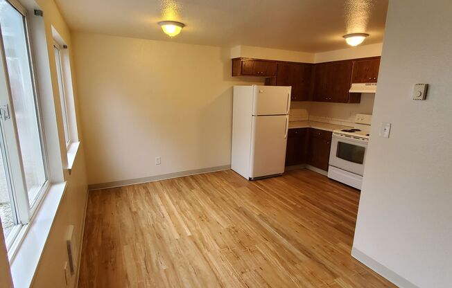 2 beds, 1 bath, 928 sqft, $1,295, Unit 1462