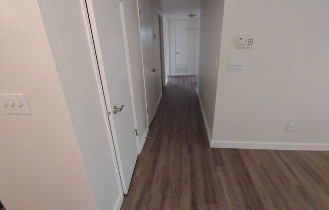 3 beds, 2 baths, 1,239 sqft, $1,960, Unit 1690-222