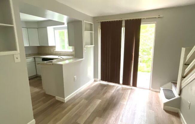 Renovated 3 bed 2 bath in Ambridge Heights!
