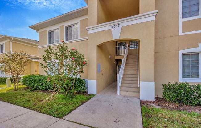 3 beds, 2 baths, $2,150, Unit #201