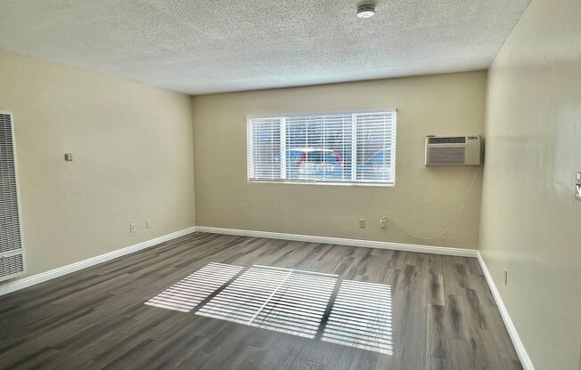 2 beds, 1 bath, 750 sqft, $1,825, Unit 5