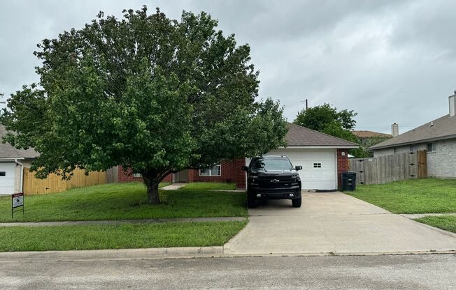 3 beds, 2 baths, $1,650