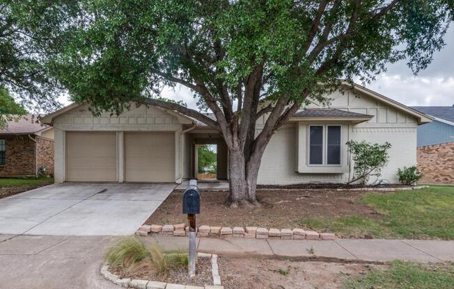 7804 PEBBLEBROOK DR