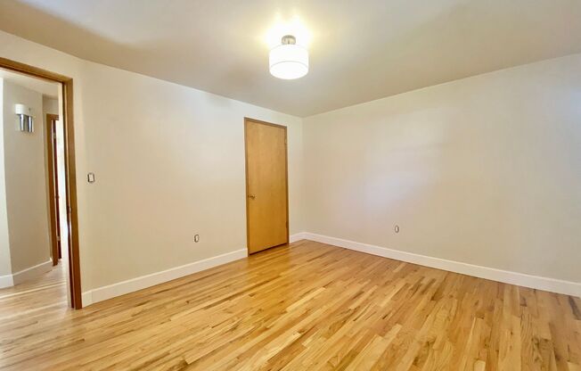 2 beds, 1 bath, 1,000 sqft, $1,775, Unit 207 N 38th Ave