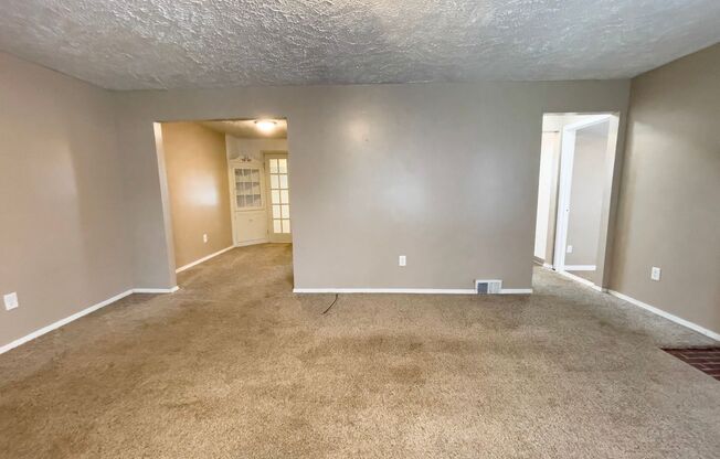 PRELEASING for AUGUST! Near to Campus