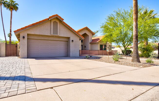 Gorgeous Remodel in Tempe close to ASU!!!  Available now!!!