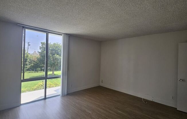 1 bed, 1 bath, 805 sqft, $3,500, Unit 210