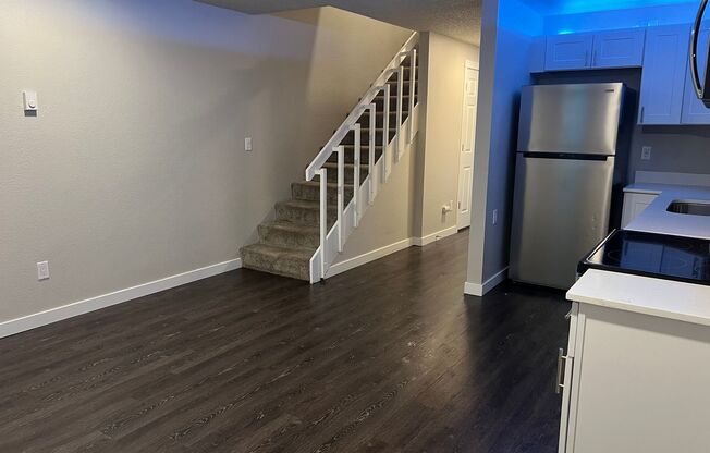 Prestige Townhomes: Stylish 2-Bedroom Living in the Heart of Puyallup