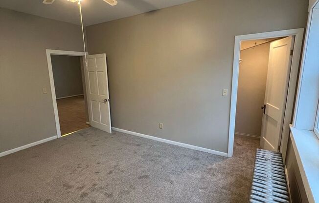 3 beds, 1 bath, 863 sqft, $1,195, Unit 1722 Lower