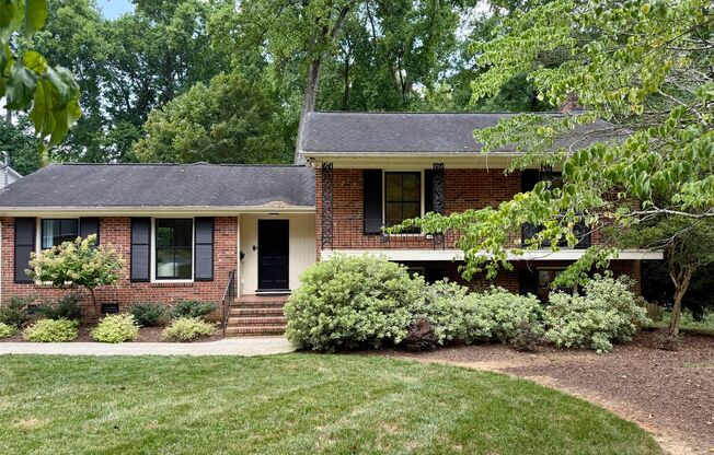 Beautiful 3-bedroom House in SouthPark!