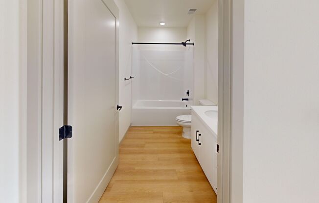 1 bed, 1 bath, 467 sqft, $1,425, Unit 6410-104