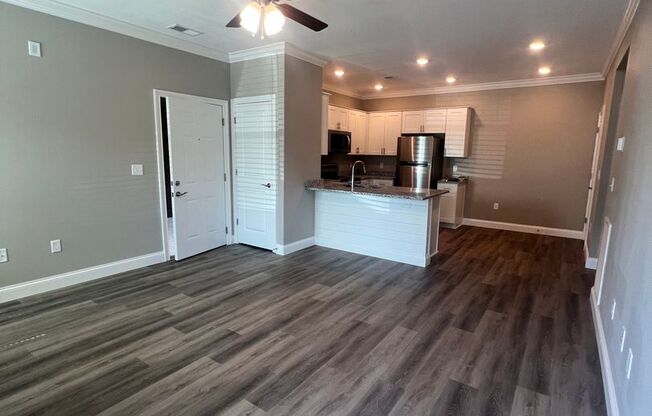 2 beds, 2 baths, 979 sqft, $1,130, Unit 914