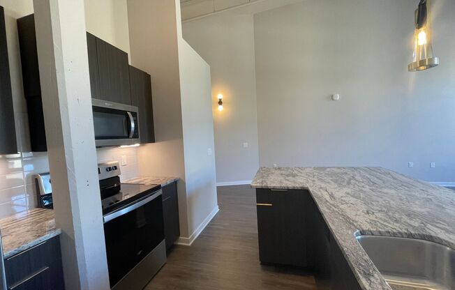1 bed, 1 bath, 894 sqft, $1,825, Unit Cream City Lofts-303