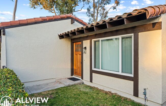 Inviting 2 Bed, 2 Bath End Unit Home with Large Backyard in San Juan Capistrano!