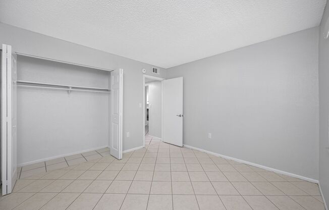 2 beds, 1 bath, 850 sqft, $1,500, Unit C212