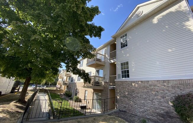 Vantage Pointe Apartments