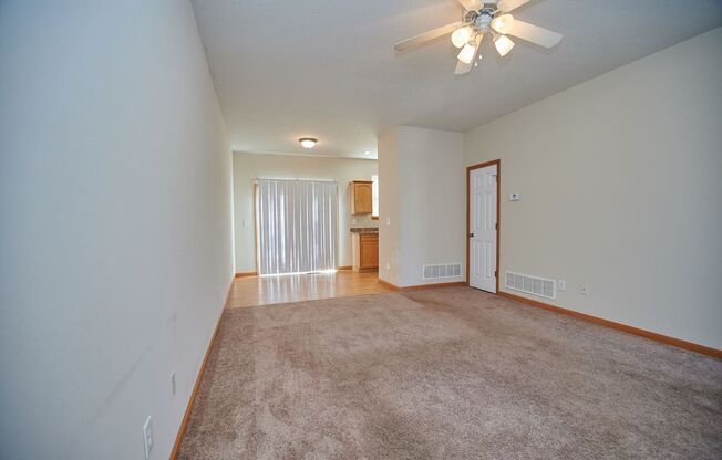 2 beds, 2.5 baths, 1,100 sqft, $1,295, Unit 34W