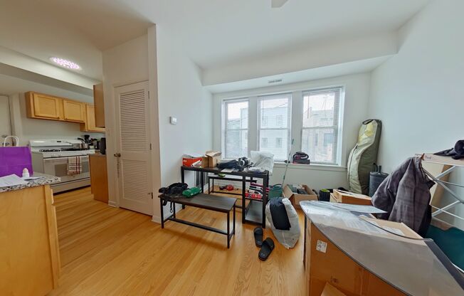 1 bed, 1 bath, 800 sqft, $2,350, Unit 1337 2A