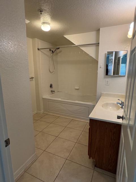 3 beds, 2 baths, 1,296 sqft, $2,000
