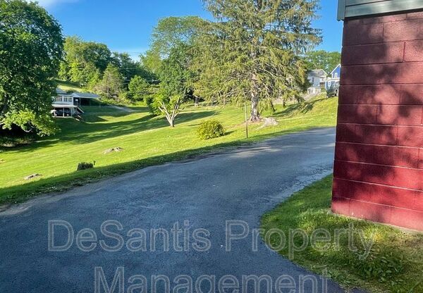 2061 Broadhead Rd Apt 1A