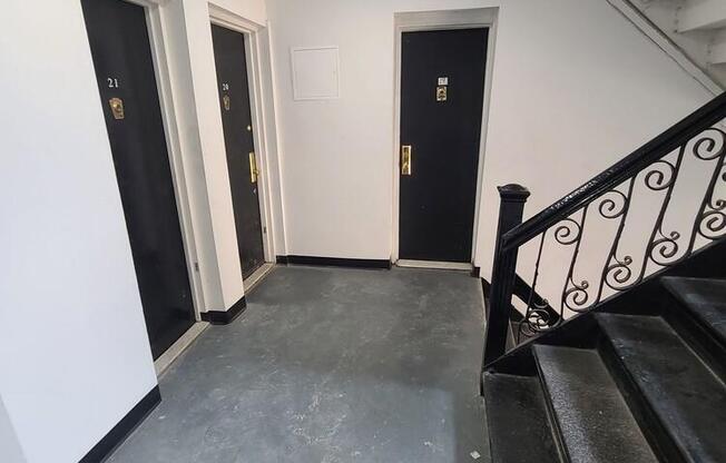 110 6 AVE