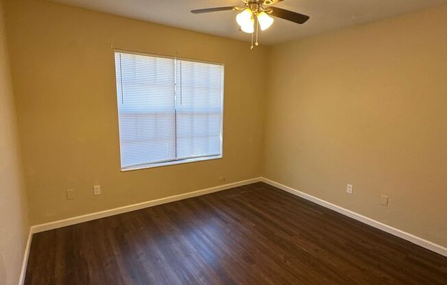 2 beds, 1 bath, 885 sqft, $1,300, Unit 2857