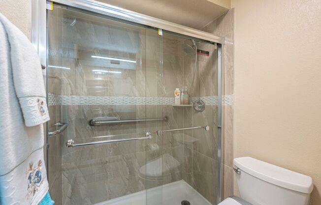 2 beds, 2 baths, $2,500, Unit #107