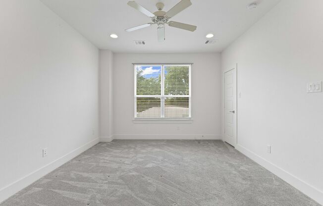 3 beds, 2.5 baths, $2,100