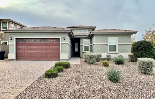 Gorgeous 3 Bed/2.5 Bath + Den Home In Chandler! Gated Community & Upgrades Throughout Home!