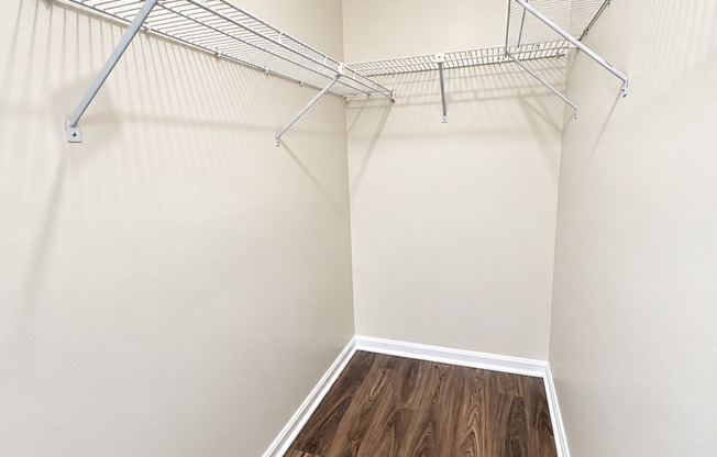 Bright & Spacious 3 Bedroom 2 Bathroom Condo in Ellicott City