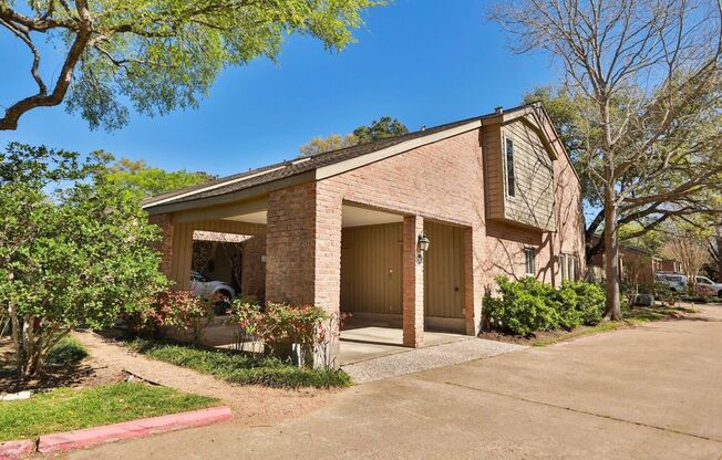 For Lease | 2 Bed, 2 Bath | 1,630 Sq Ft | Memorial West |