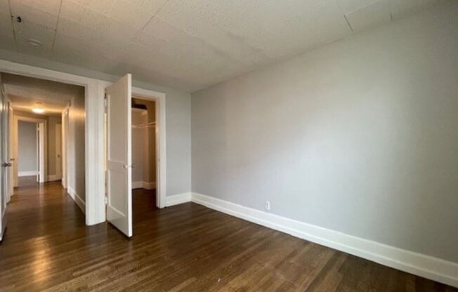2 beds, 1 bath, 900 sqft, $2,195, Unit 217