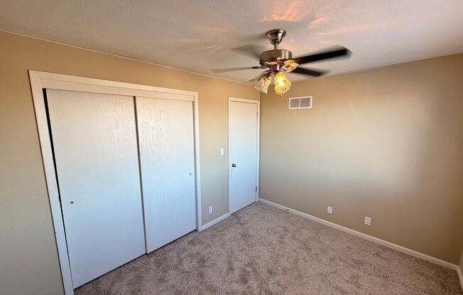 3 beds, 3 baths, 1,450 sqft, $1,620, Unit 1501-13