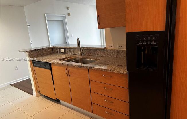 3 beds, 2 baths, $3,500, Unit UNIT 914