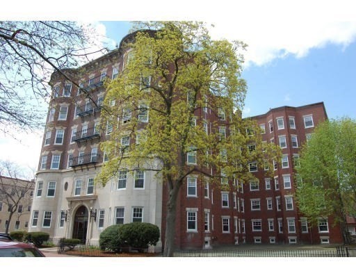 1 bed, 1 bath, 458 sqft, $3,200, Unit 17