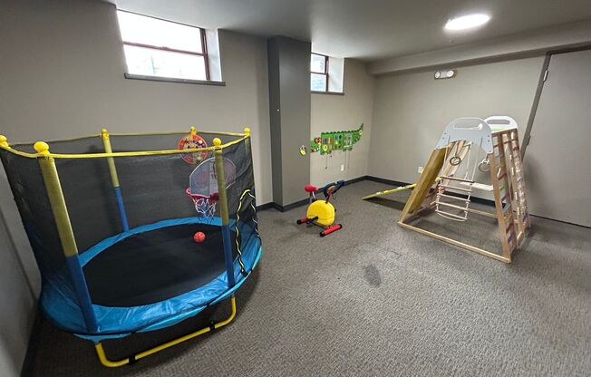 1 bed, 1 bath, 820 sqft, $995, Unit 2130-001