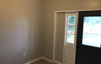 2 beds, 1 bath, $875