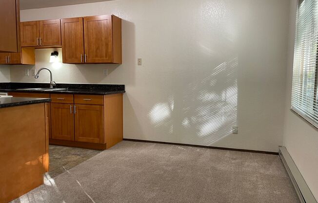 2 beds, 1 bath, 950 sqft, $2,095, Unit 19