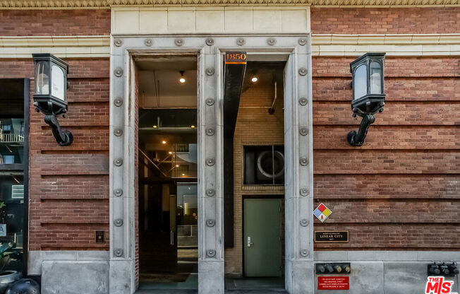 1 bed, 1.8 baths, 2,603 sqft, $9,500, Unit PH 9