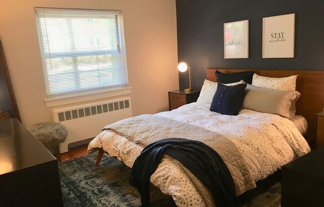 2 beds, 1 bath, 756 sqft, $1,935, Unit 262B